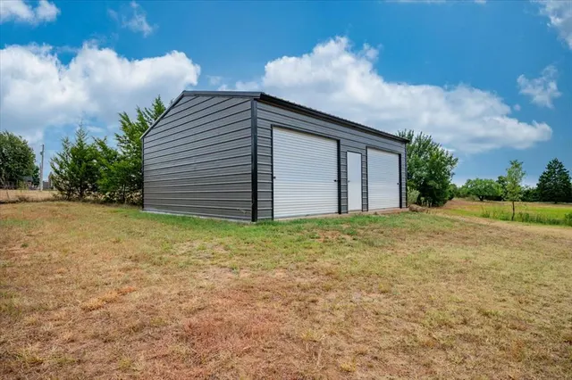 Photo 7 — 329131 E Lincoln Street, Harrah, OK 73045