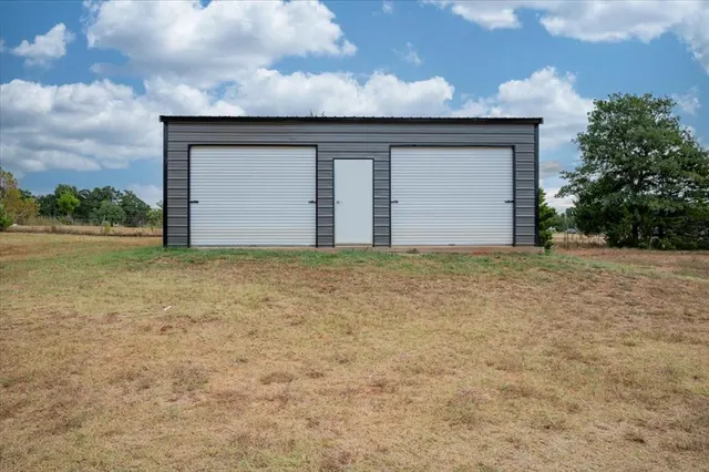 Photo 8 — 329131 E Lincoln Street, Harrah, OK 73045