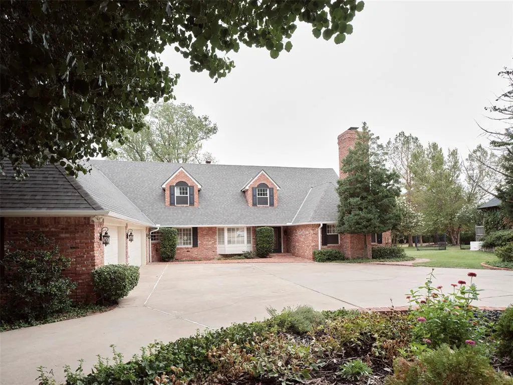 Front exterior — 6004 Muirfield Drive, Edmond, OK 73025