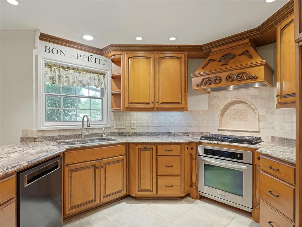 Photo 15 — 6004 Muirfield Drive, Edmond, OK 73025