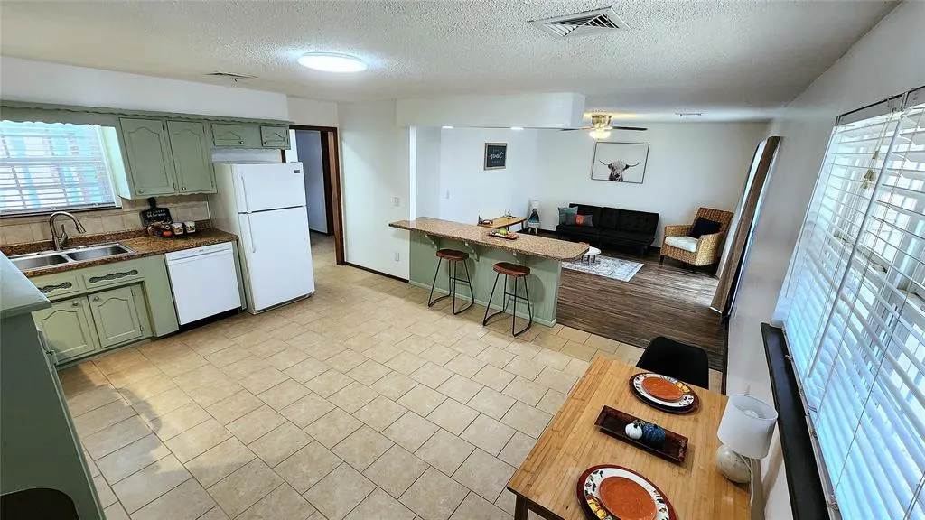 Photo 18 — 720 Briarcrest Drive, Midwest City, OK 73110