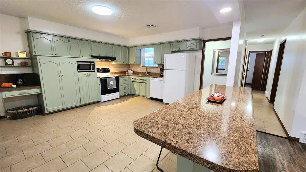Photo 23 — 720 Briarcrest Drive, Midwest City, OK 73110