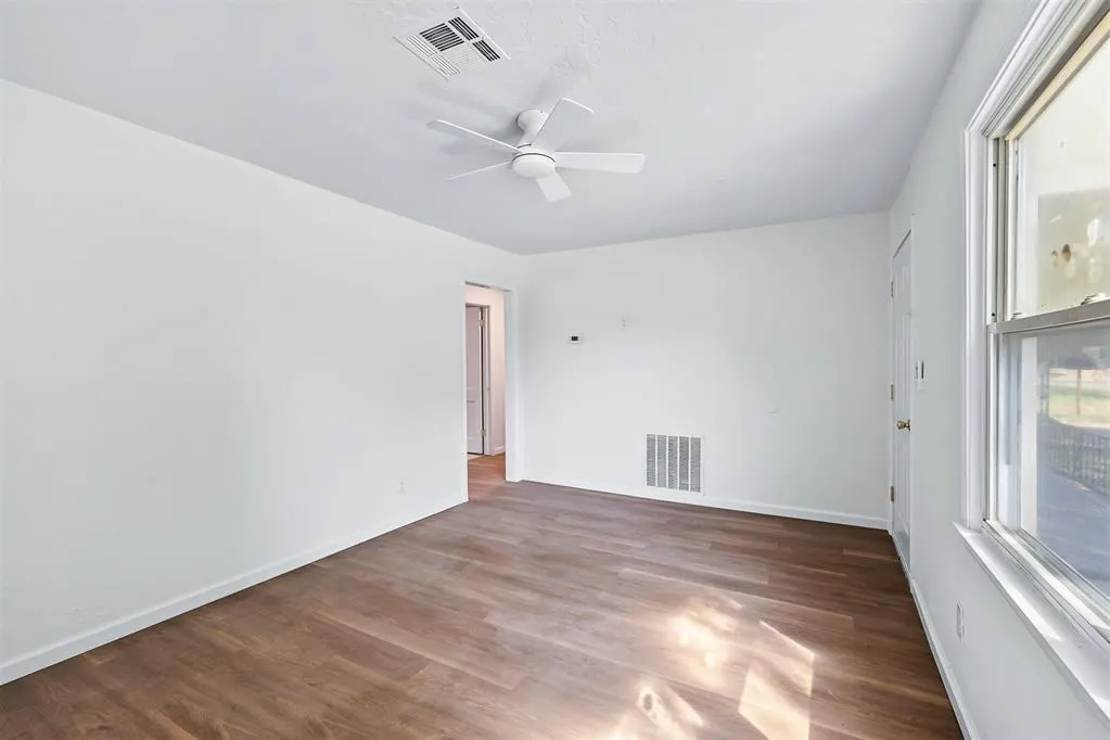 Photo 4 — 103 Oak Street, Midwest City, OK 73110