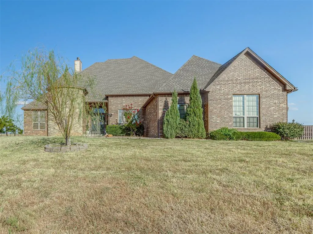 Front exterior — 13630 S Kelly Avenue, Edmond, OK 73025