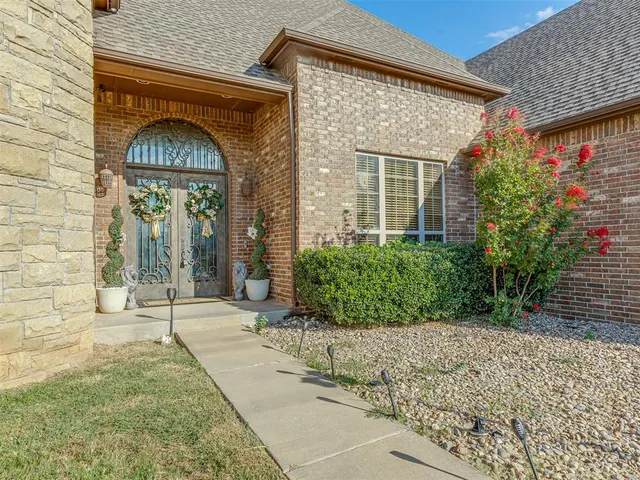 Photo 2 — 13630 S Kelly Avenue, Edmond, OK 73025