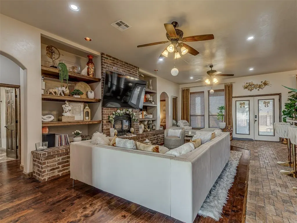 Photo 4 — 13630 S Kelly Avenue, Edmond, OK 73025