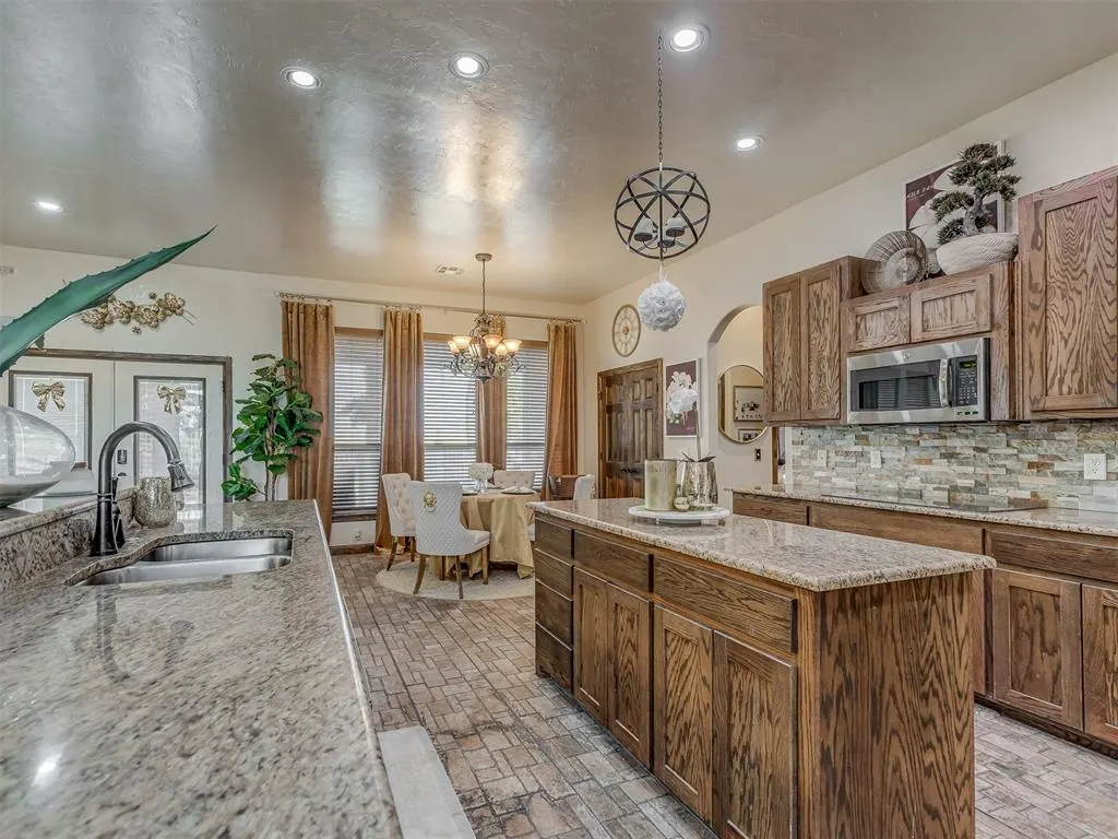 Photo 9 — 13630 S Kelly Avenue, Edmond, OK 73025
