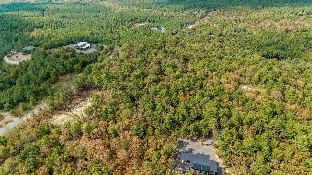 Photo 5 — 530 Woodland Bluff Trail, Broken Bow, OK 74728