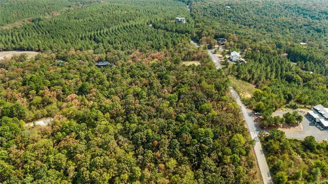 Photo 8 — 530 Woodland Bluff Trail, Broken Bow, OK 74728