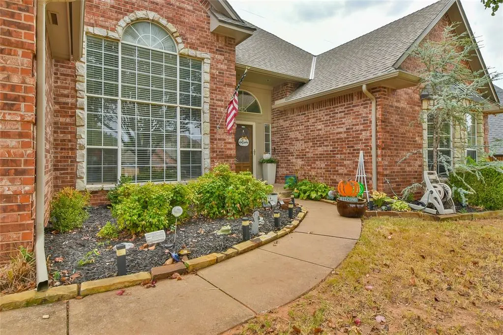 Photo 3 — 3308 Huntsman Court, Edmond, OK 73003
