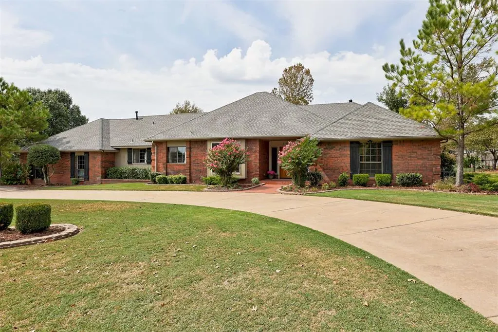 Photo 3 — 1119 Mockingbird Road, Guthrie, OK 73044