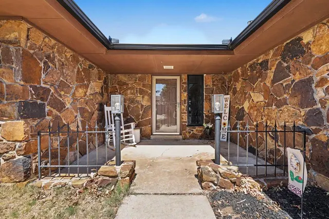 Photo 3 — 8305 NW 115th Street, Oklahoma City, OK 73162