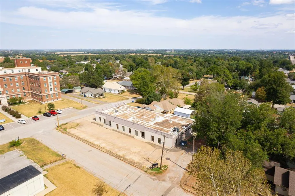 Photo 44 — 324 N 19th Street, Guthrie, OK 73044