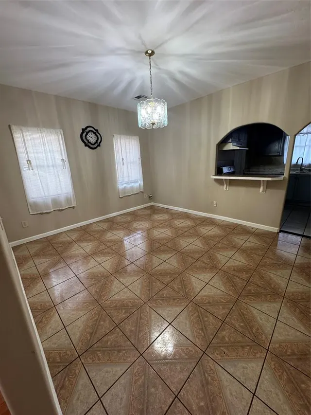 Photo 3 — 2019 NW 17th Street, Oklahoma City, OK 73106