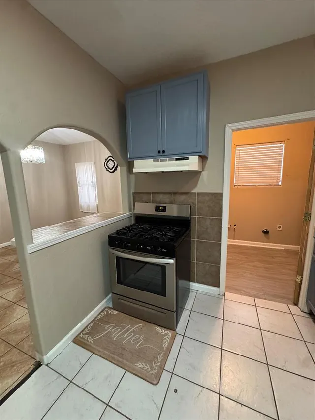 Photo 6 — 2019 NW 17th Street, Oklahoma City, OK 73106