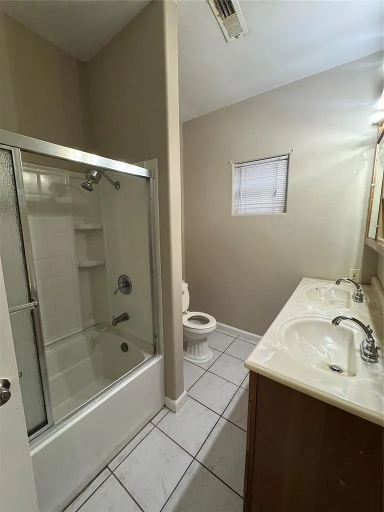 Photo 8 — 2019 NW 17th Street, Oklahoma City, OK 73106
