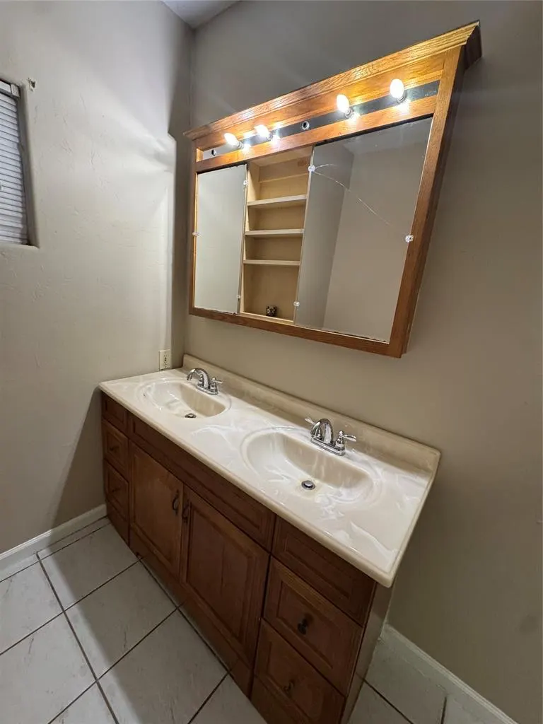 Photo 9 — 2019 NW 17th Street, Oklahoma City, OK 73106