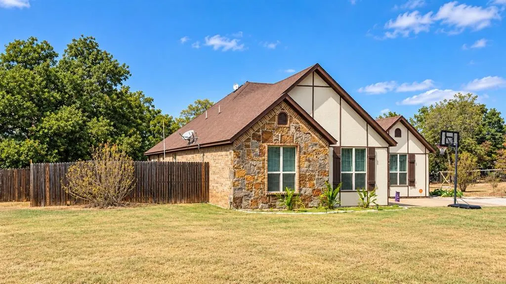 Photo 4 — 130 Quail Drive, Healdton, OK 73438