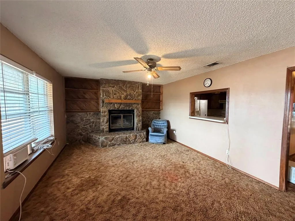 Photo 4 — 1104 Hillcrest Drive, Waurika, OK 73573