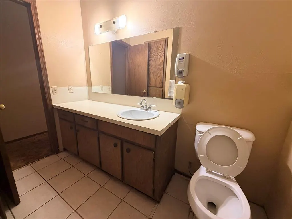 Photo 11 — 1104 Hillcrest Drive, Waurika, OK 73573
