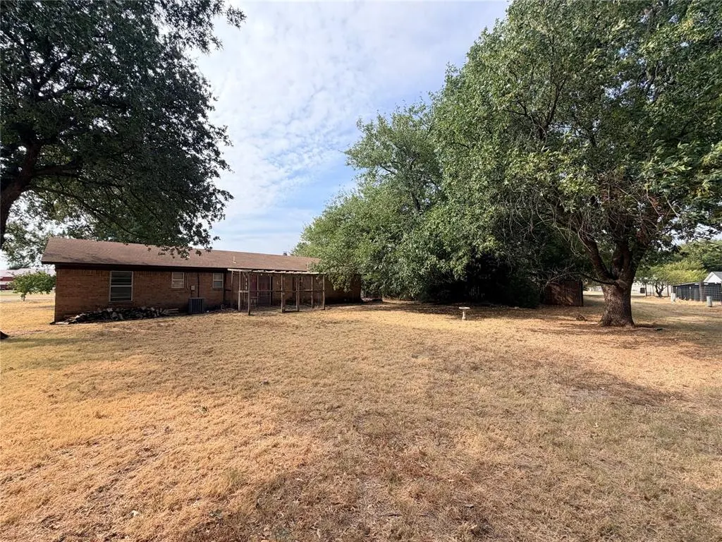 Photo 18 — 1104 Hillcrest Drive, Waurika, OK 73573