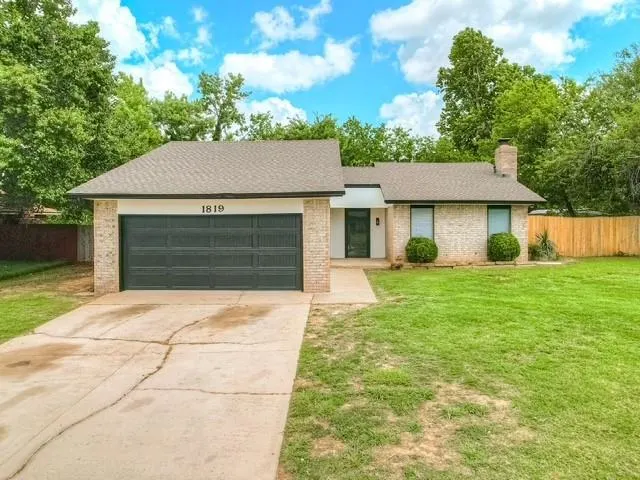 Front exterior — 1819 Lakehurst Drive, Norman, OK 73071