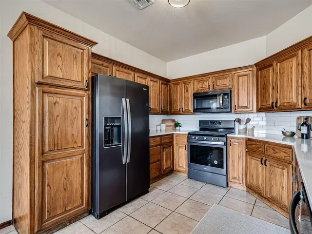 Photo 5 — 490 NE 23rd Terrace, Newcastle, OK 73065