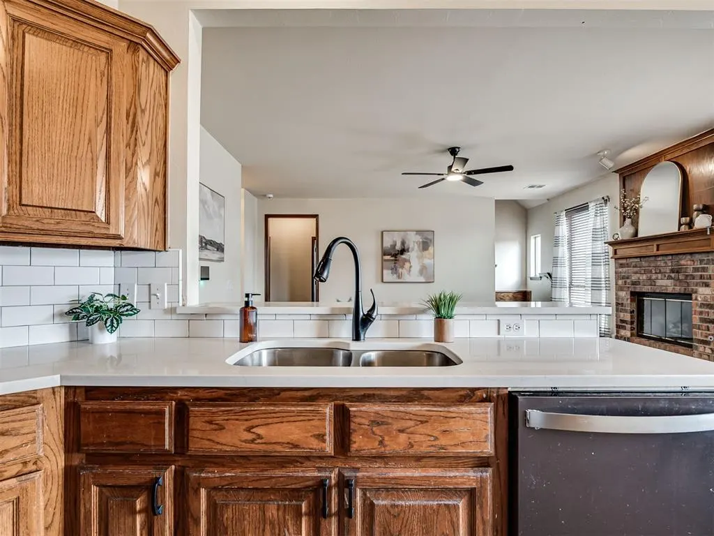 Photo 6 — 490 NE 23rd Terrace, Newcastle, OK 73065