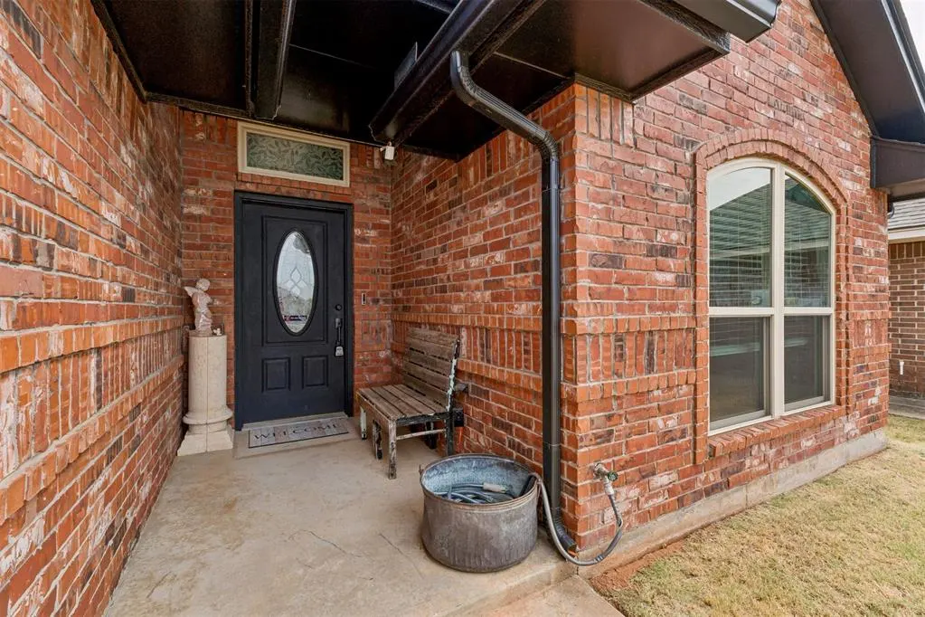 Photo 3 — 616 Madeline Lane, Moore, OK 73160