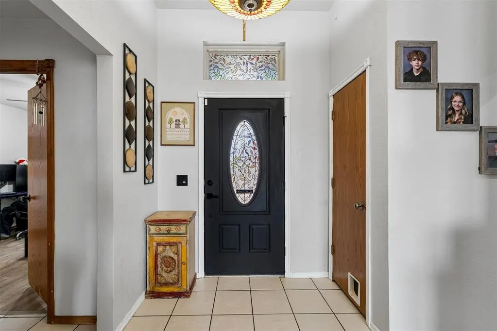 Photo 4 — 616 Madeline Lane, Moore, OK 73160