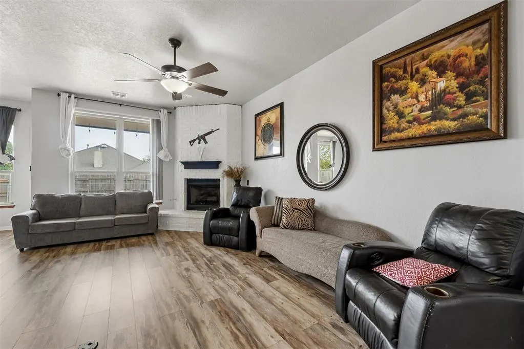 Photo 6 — 616 Madeline Lane, Moore, OK 73160