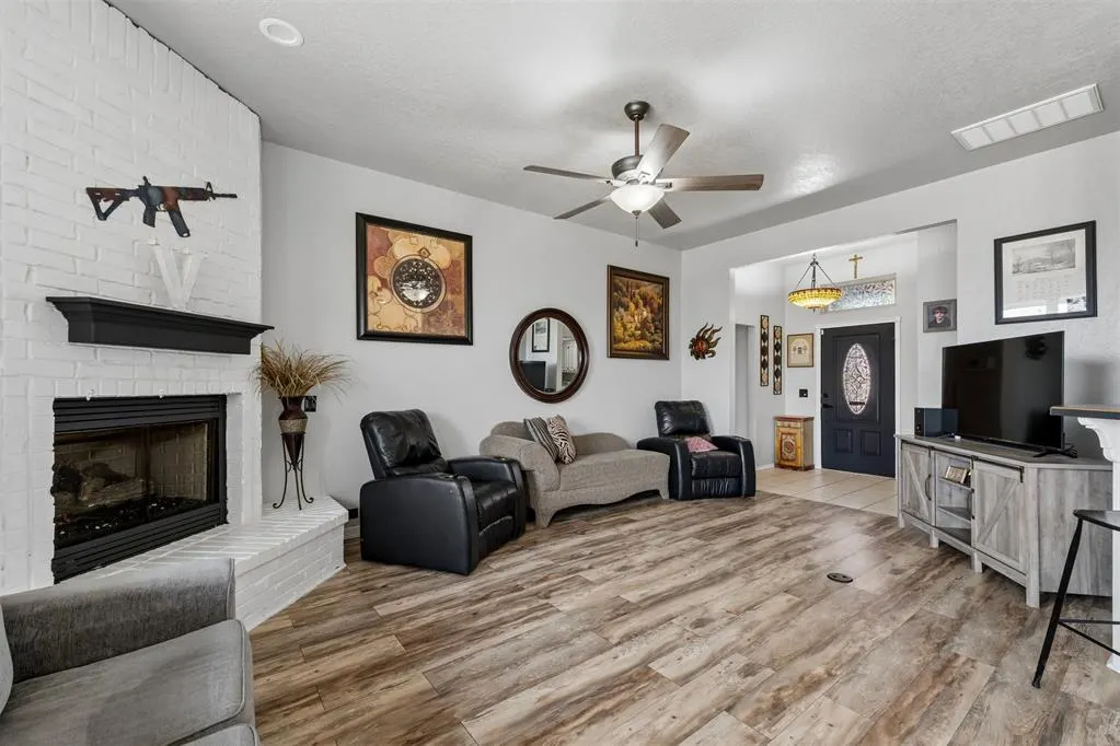 Photo 7 — 616 Madeline Lane, Moore, OK 73160