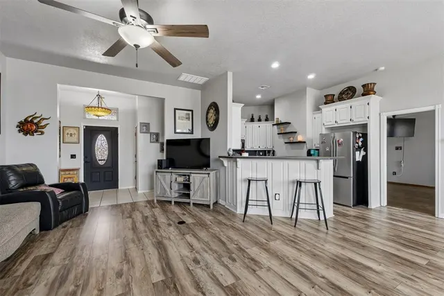 Photo 8 — 616 Madeline Lane, Moore, OK 73160