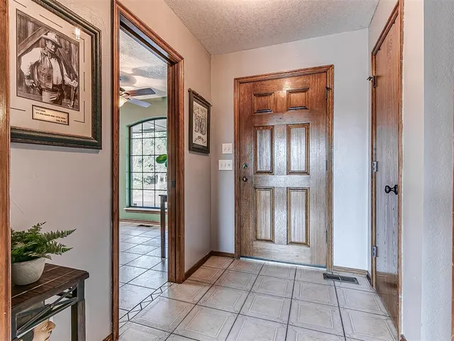 Photo 3 — 20383 N Council Road, Edmond, OK 73012