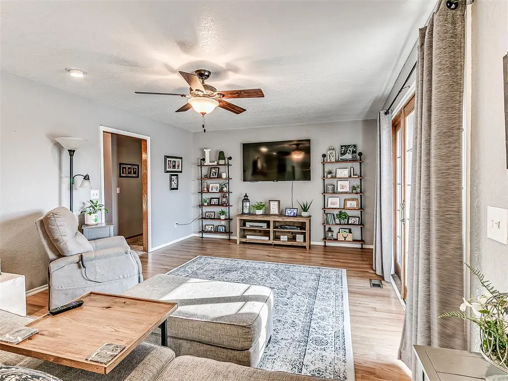 Photo 11 — 20383 N Council Road, Edmond, OK 73012