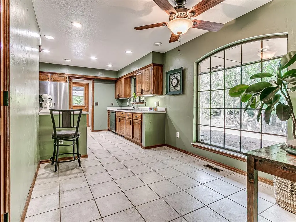 Photo 14 — 20383 N Council Road, Edmond, OK 73012