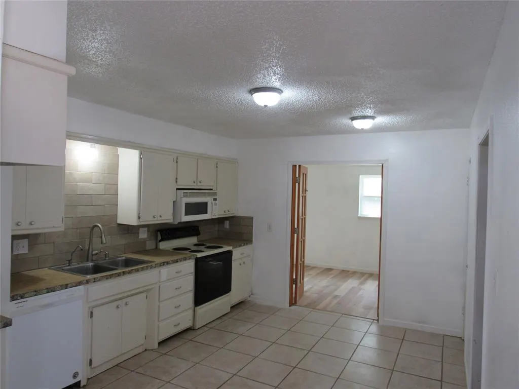 Photo 5 — 105 Stonewood Drive, Noble, OK 73068