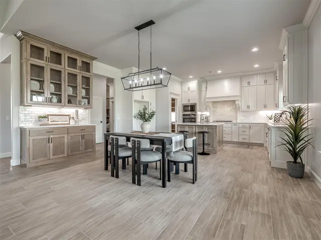Photo 3 — 2237 W Cole Drive, Mustang, OK 73064