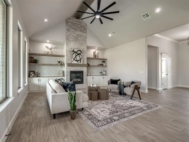 Photo 8 — 2237 W Cole Drive, Mustang, OK 73064