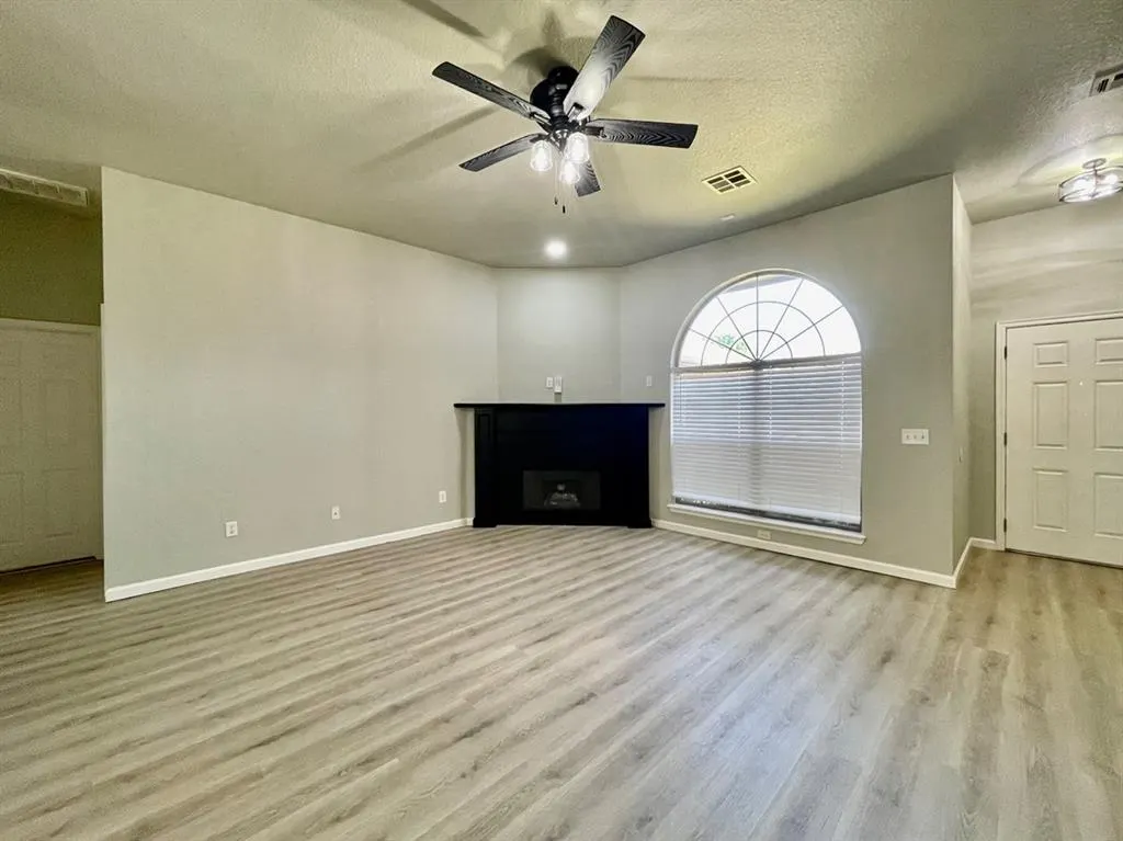 Photo 2 — 17505 Bronze Lane, Edmond, OK 73012