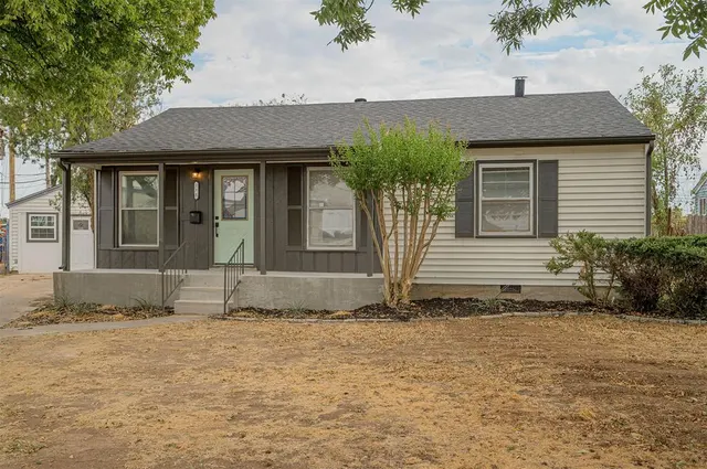 Photo 2 — 231 Russell Drive, Midwest City, OK 73110