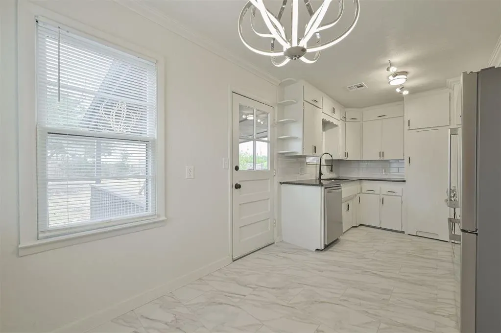 Photo 10 — 231 Russell Drive, Midwest City, OK 73110