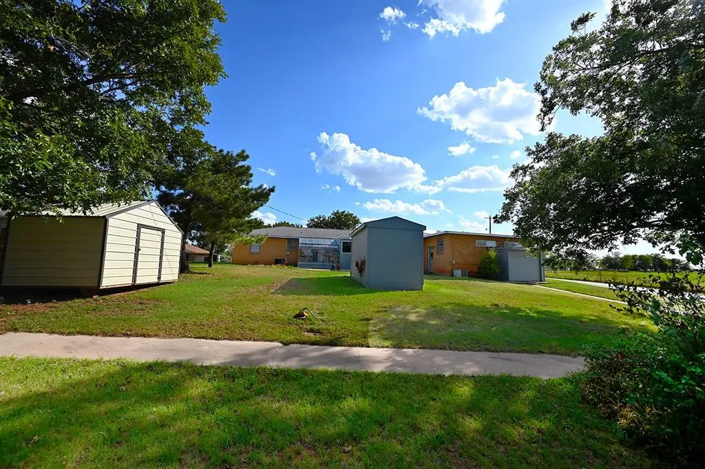 Photo 34 — 17 Hillcrest Street, Perry, OK 73077