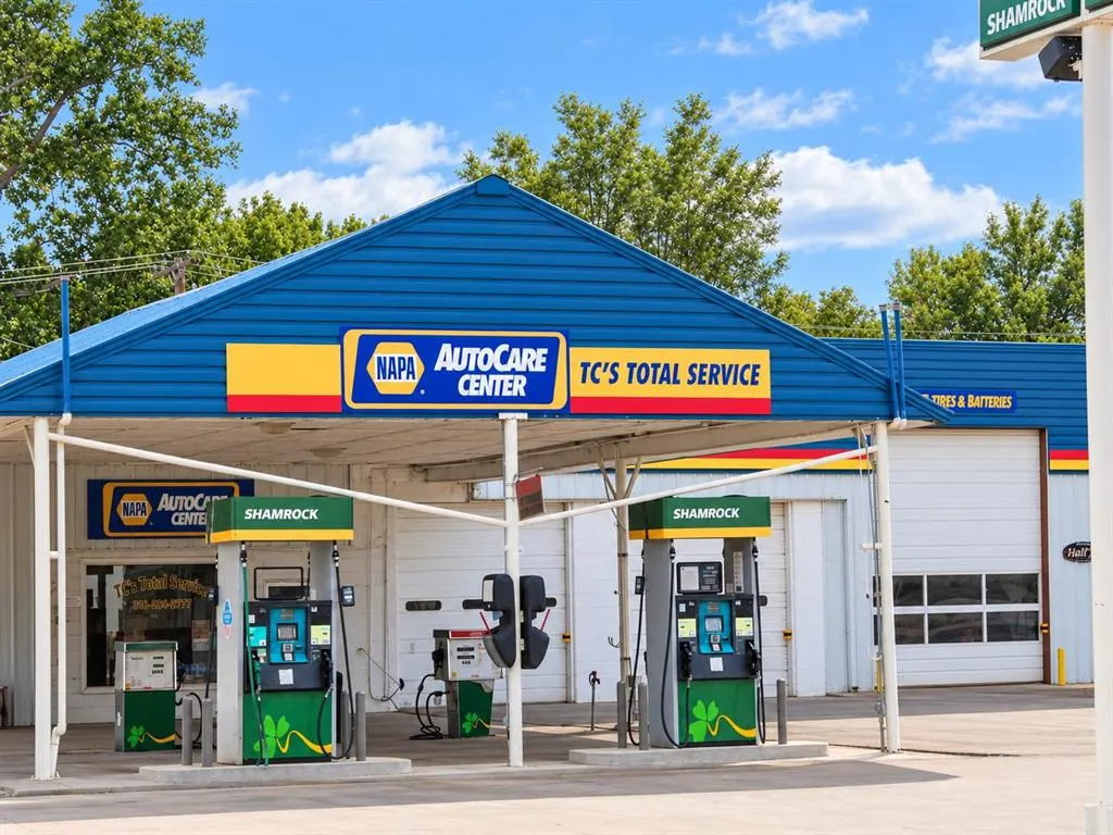 Photo 4 — 408 N Hazlett Street, Fort Cobb, OK 73038