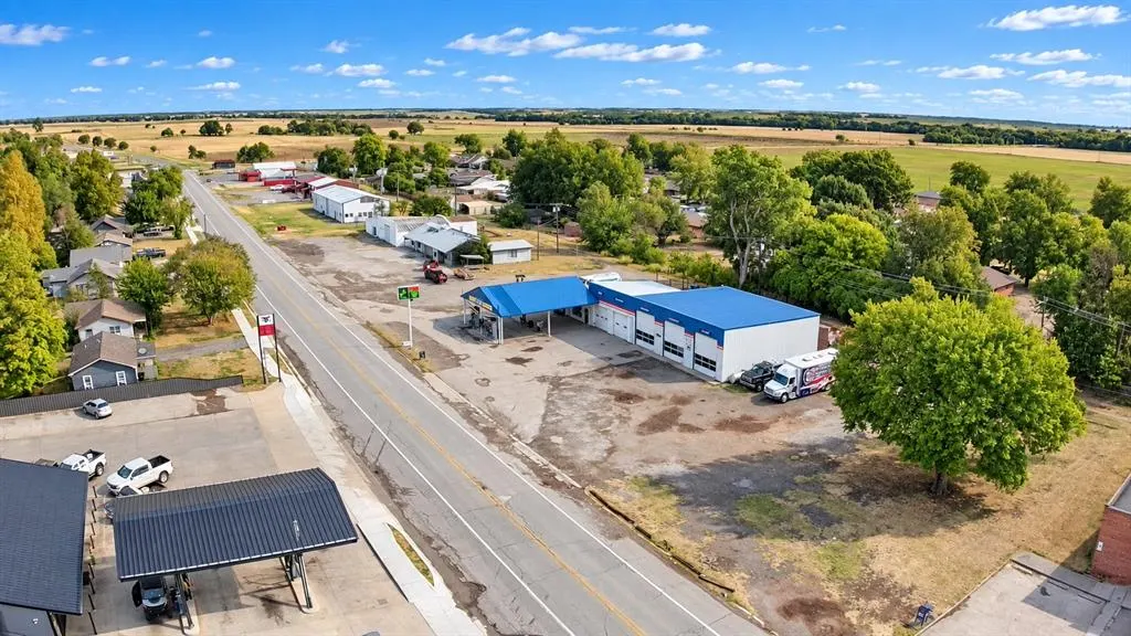 Photo 6 — 408 N Hazlett Street, Fort Cobb, OK 73038