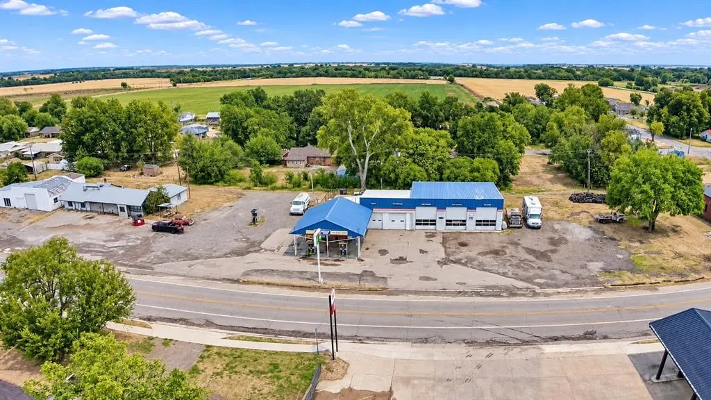 Photo 9 — 408 N Hazlett Street, Fort Cobb, OK 73038