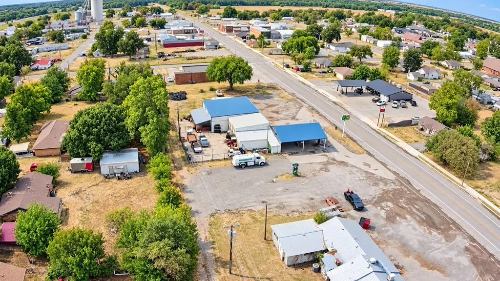 Photo 10 — 408 N Hazlett Street, Fort Cobb, OK 73038