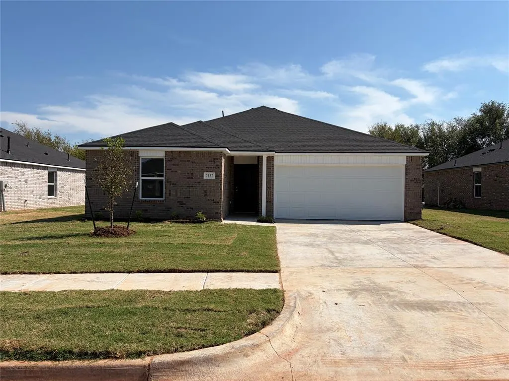 Front exterior — 2132 Cedar Creek Avenue, Yukon, OK 73099