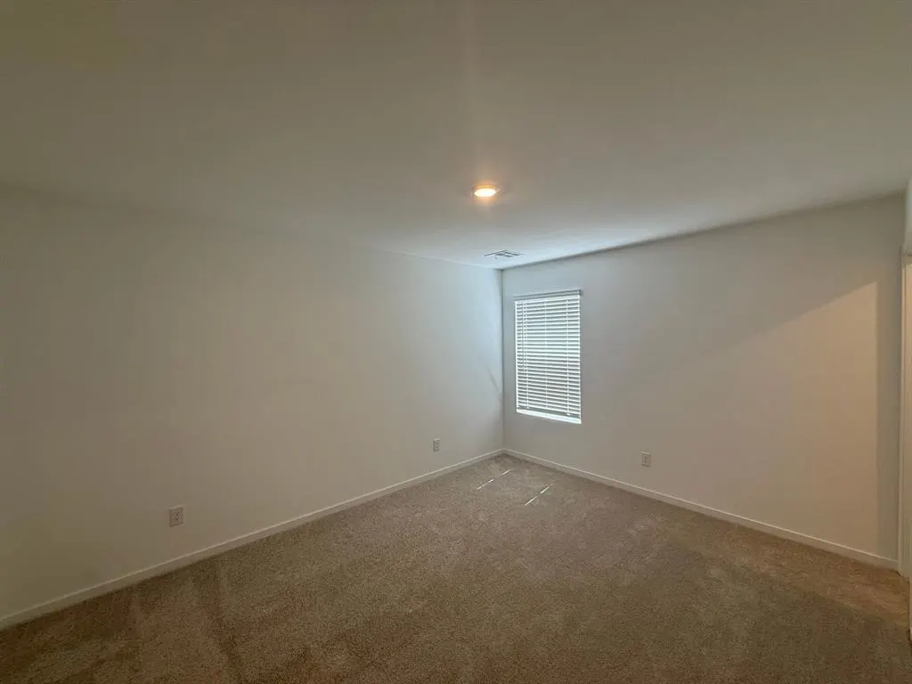 Photo 12 — 2152 Cedar Creek Avenue, Yukon, OK 73099