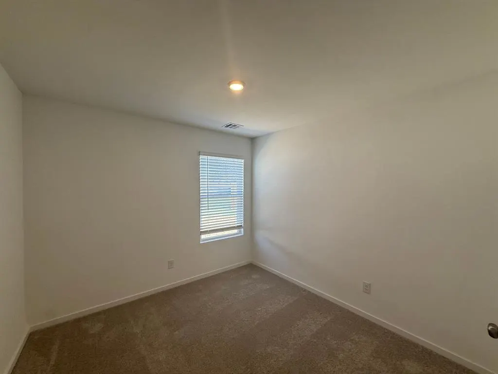 Photo 15 — 2152 Cedar Creek Avenue, Yukon, OK 73099
